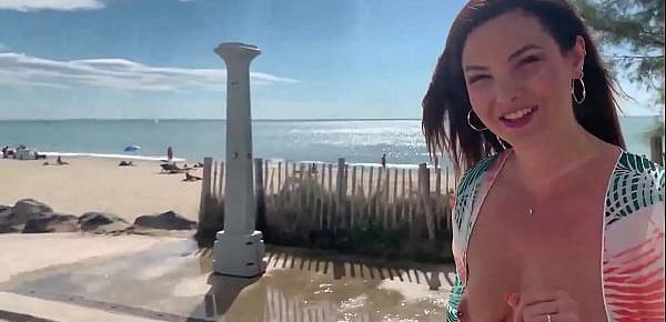  Ava Moore - Bukkake Sur La Plage Nudiste De La Baie Des Cochons Au Cap D’agde - PORNO REALITE
